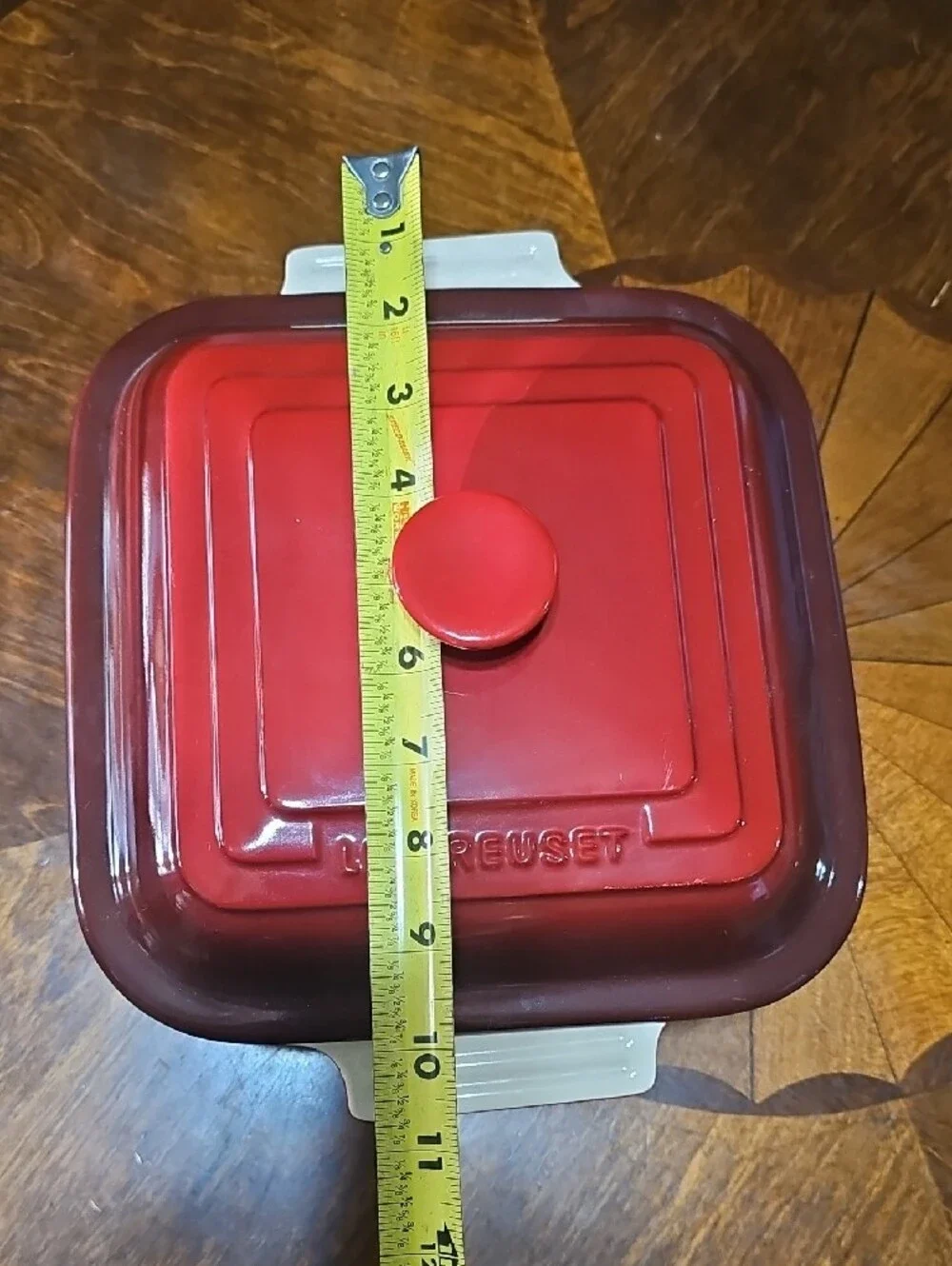 Le Creuset Red Square Signature Dutch Oven